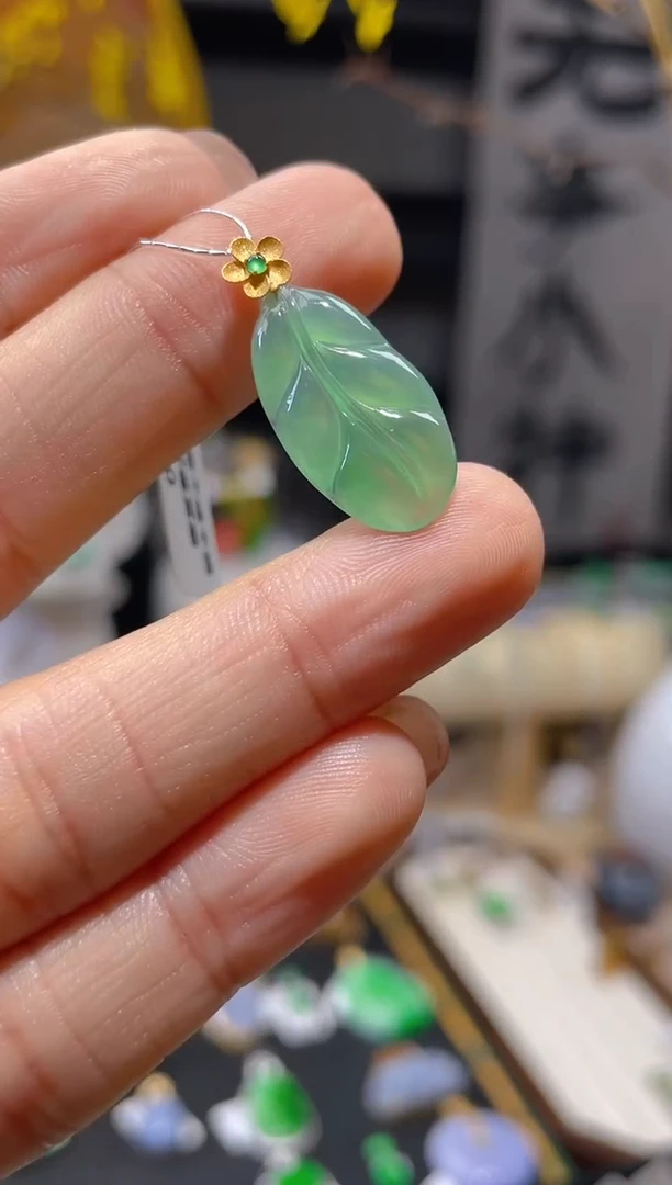 【闪购商品】翡翠颈饰18K金镶嵌假一赔三