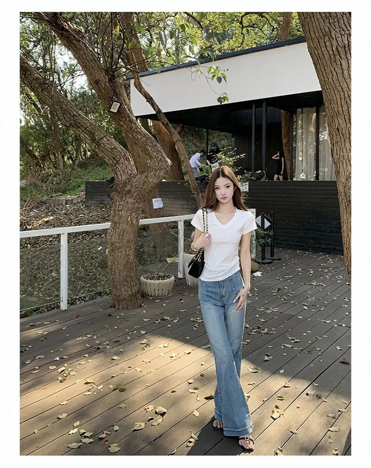 设计感辣妹ins气质百搭V领T恤上衣女夏季2025新款高腰显瘦牛仔裤