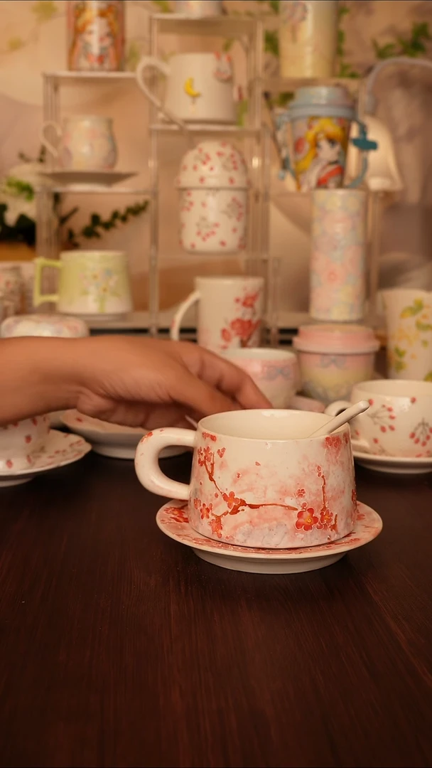 景德镇手绘的杯子