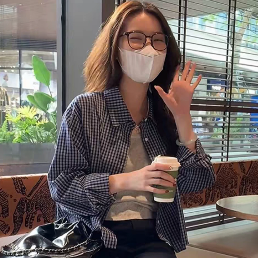 韩系减龄短款格子衬衫女长袖春秋季时尚格子衬衫女款衬衫女款外穿