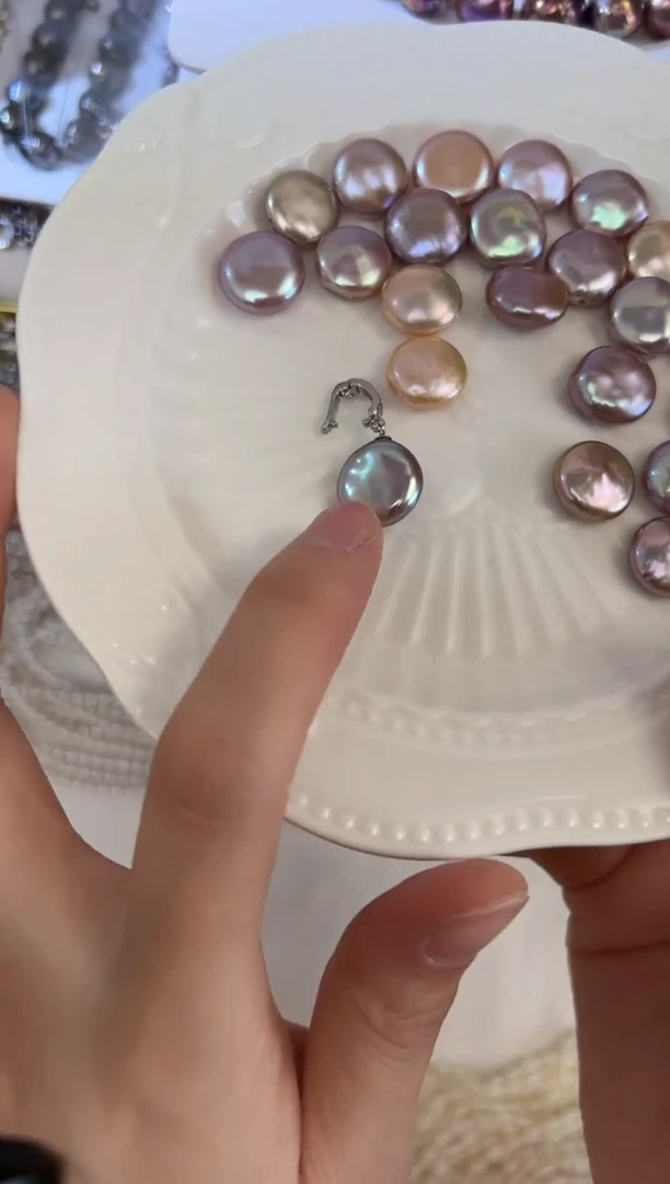 吊坠(不含链)银S925镶嵌淡水珍珠极光彩色圆饼 发其一