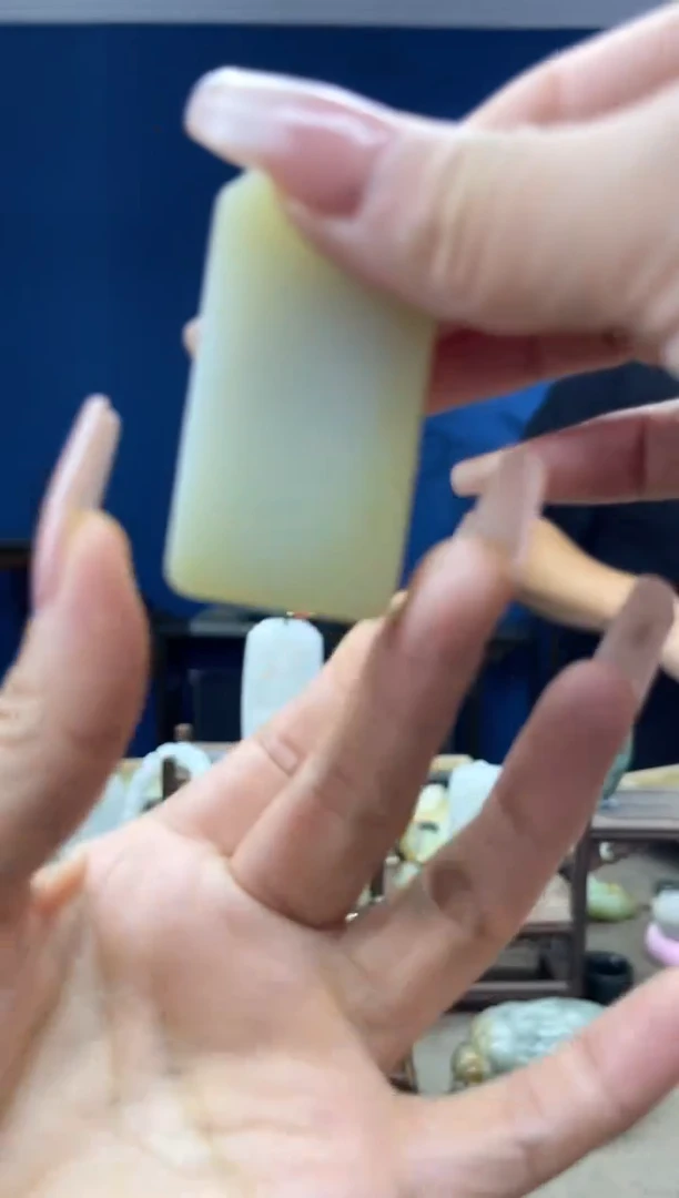 和田玉未镶嵌颈饰1