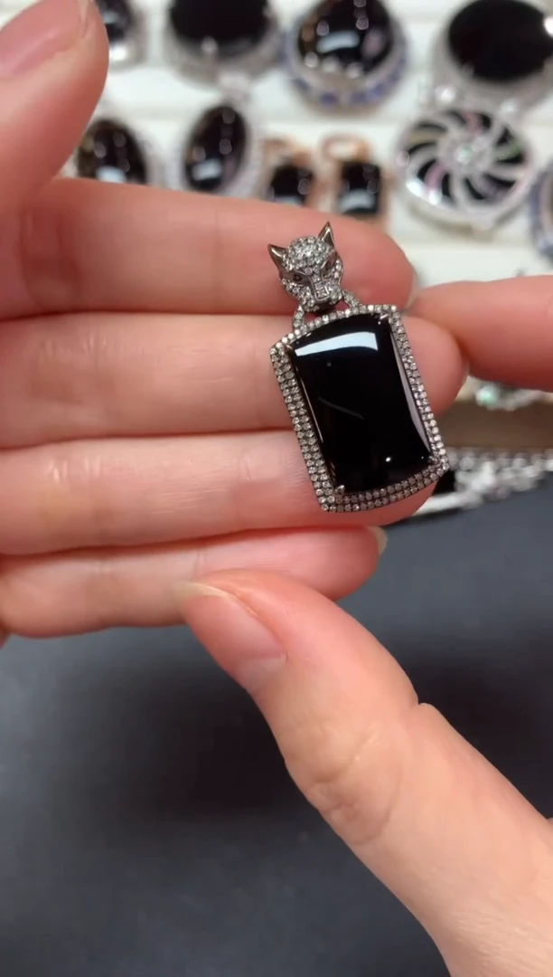 【闪购商品】翡翠吊坠(不含链)18K金镶嵌Z865|12800