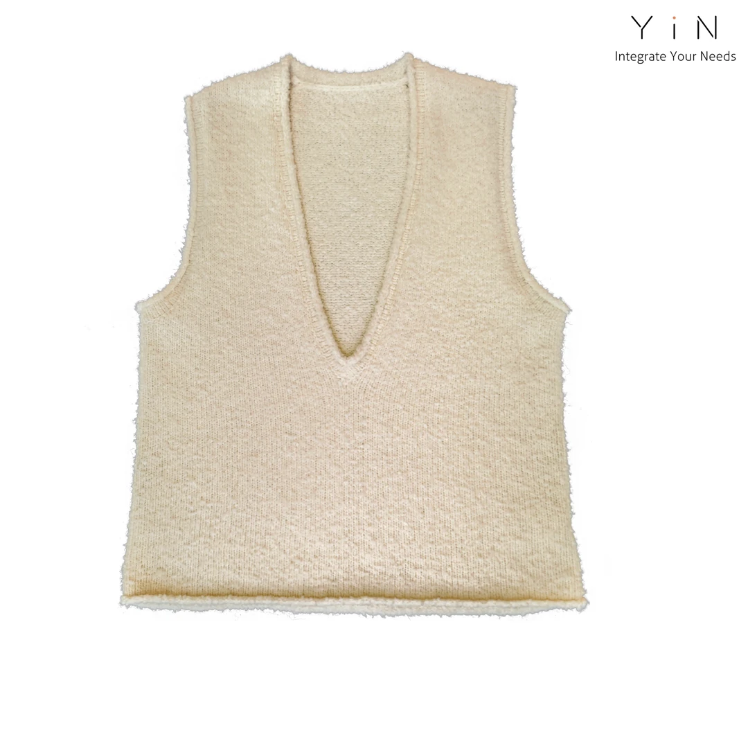 YiN 泰迪绒百搭时尚针织花式驼绒纱马甲厚款25053