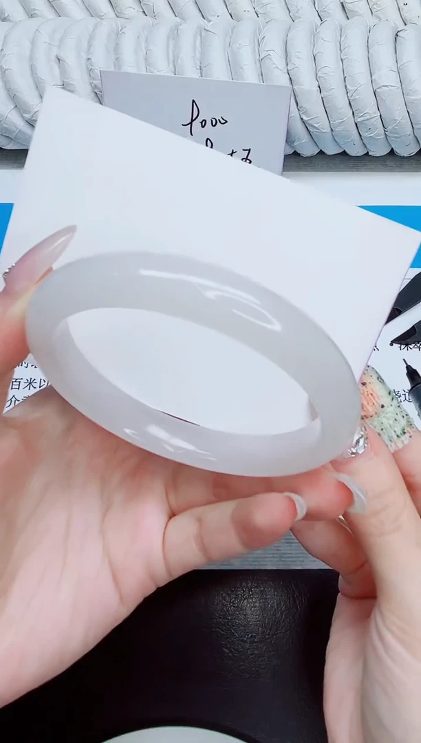 未镶嵌手镯石英质玉167/61.2