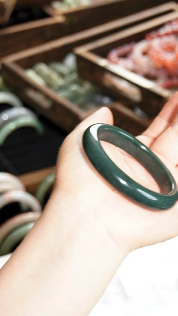 和田玉手镯未镶嵌0001  54圈口