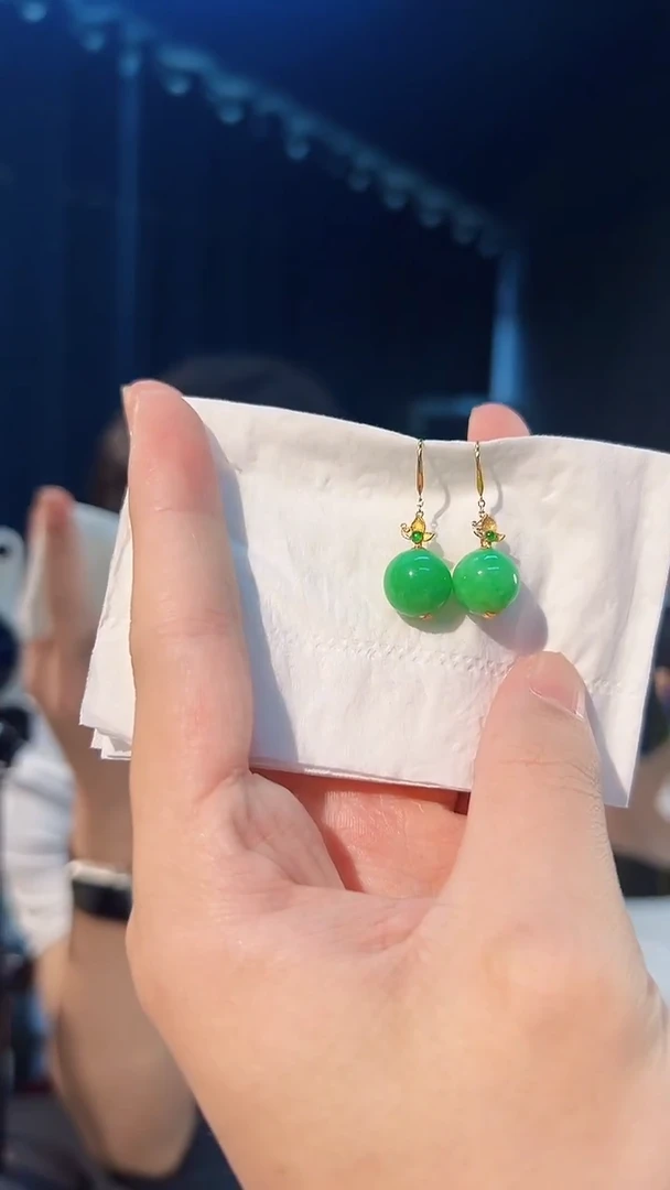 18K金镶嵌翡翠耳饰缅料A货/支持复检/一件