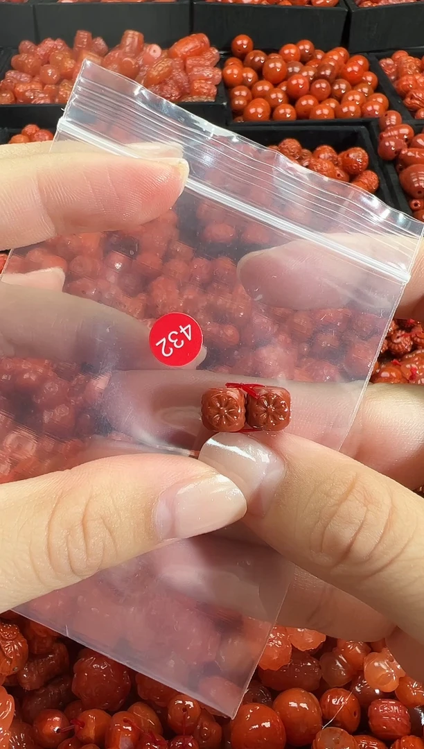 颈饰未镶嵌南红玛瑙1