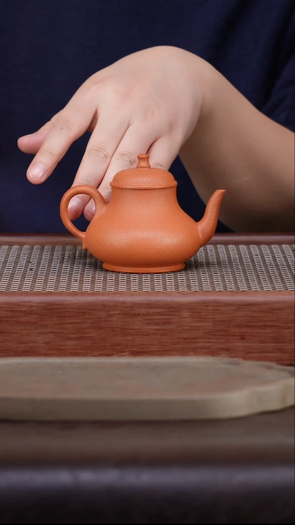 茶壶紫砂红降坡 紫砂壶