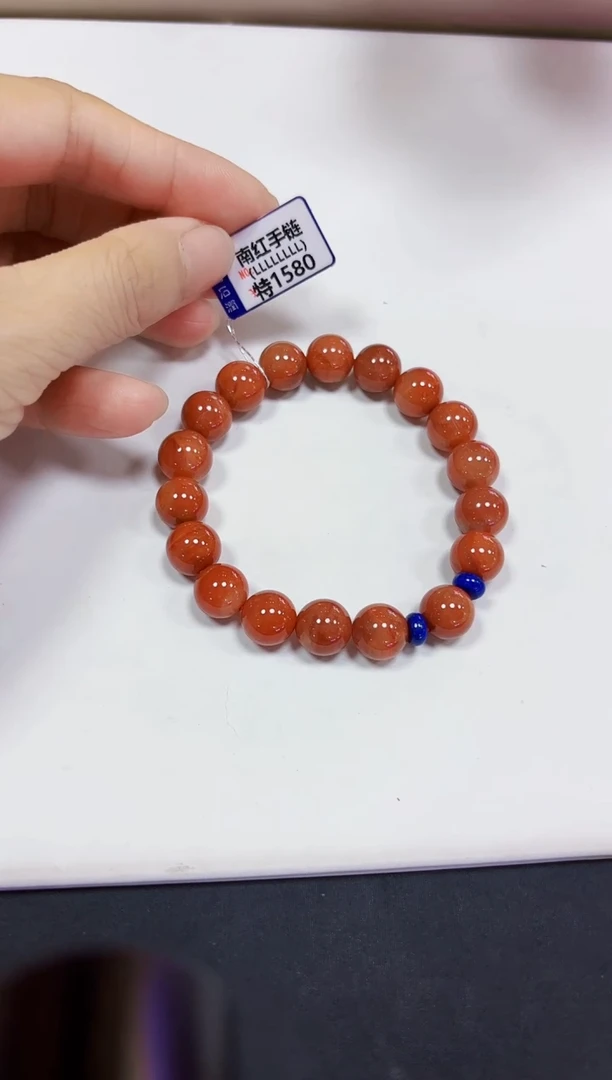 颈饰未镶嵌南红玛瑙手链