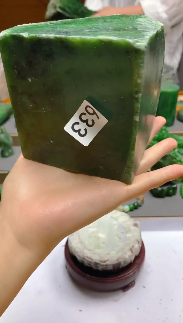 和田玉（碧玉）未镶嵌珠宝半成品633