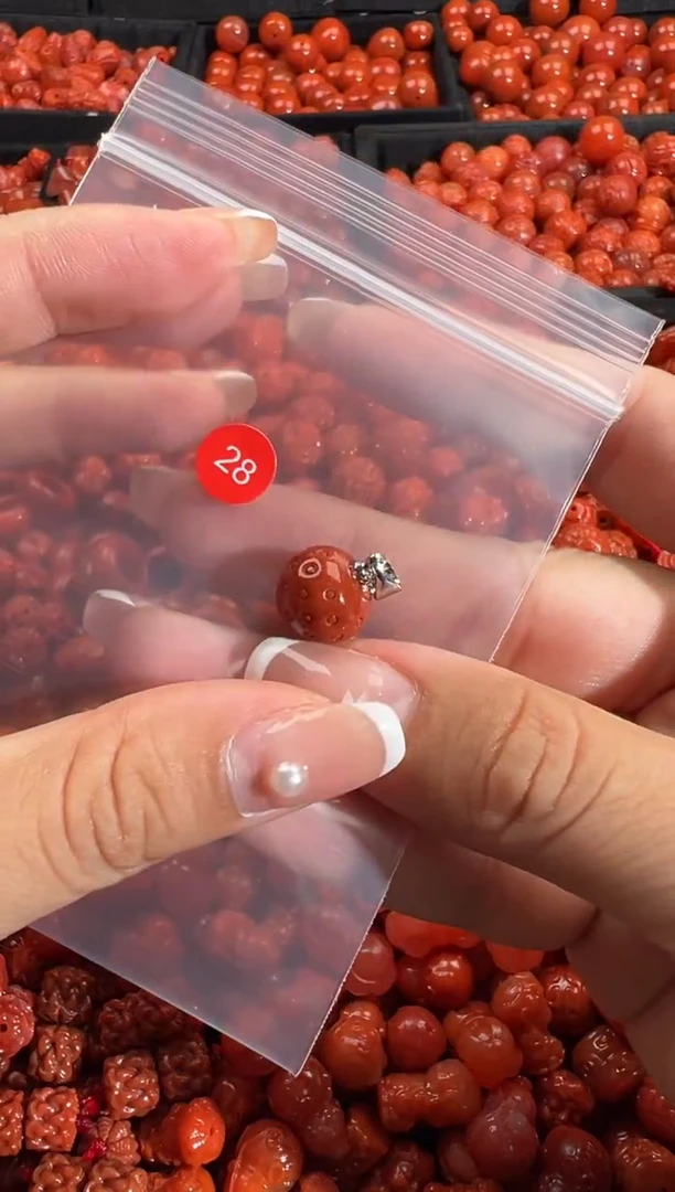 颈饰未镶嵌南红玛瑙1