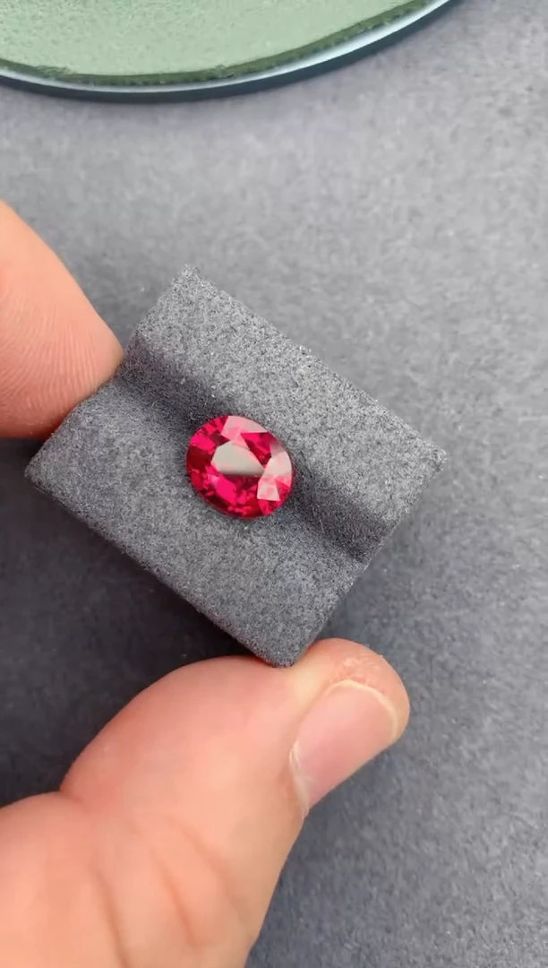 未镶嵌裸石碧玺2.7ct 卢比来碧玺