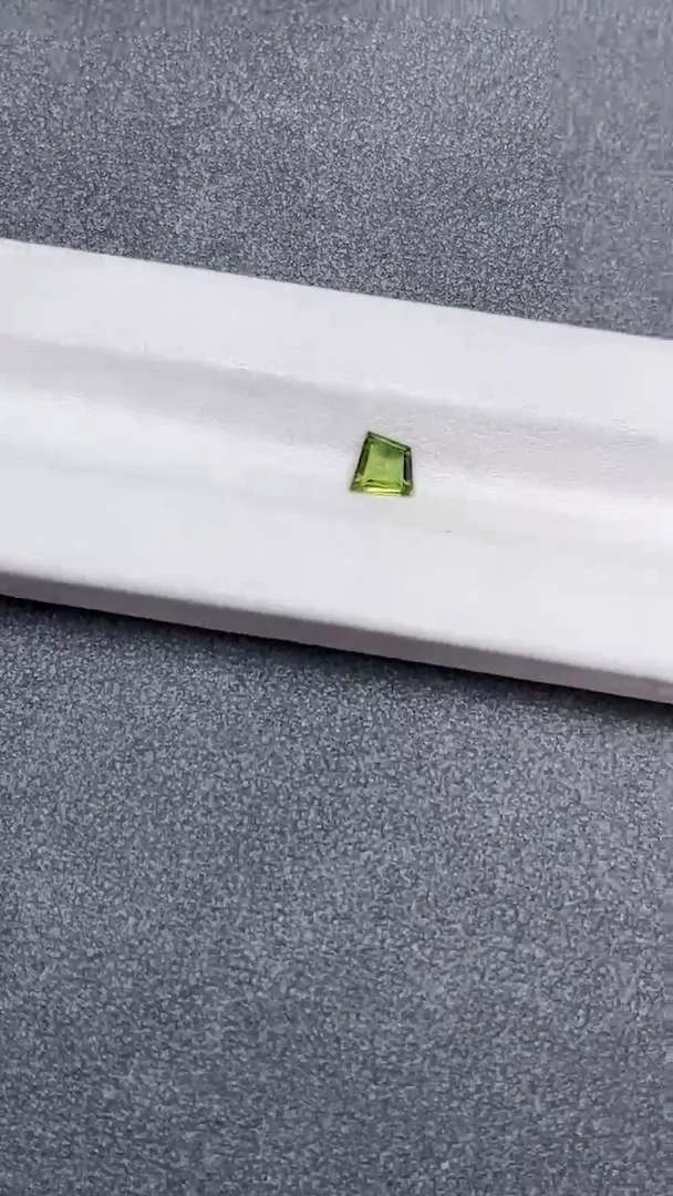 蓝宝石裸石未镶嵌裸石