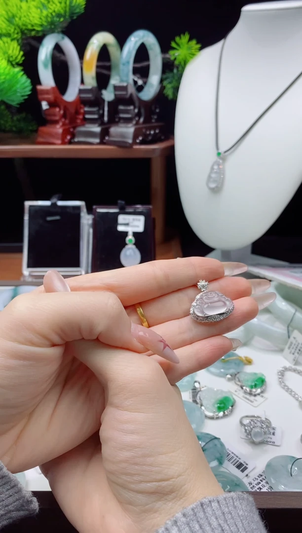 颈饰18K金镶嵌翡翠玻璃种大开盖天然缅料A货翡翠佛公吊坠