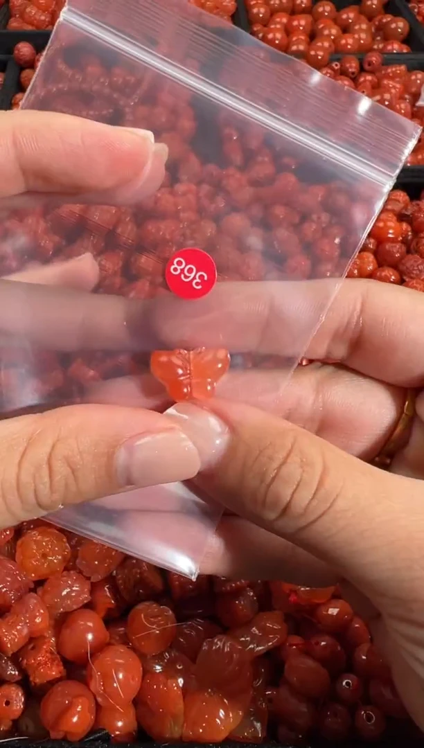 颈饰未镶嵌南红玛瑙1