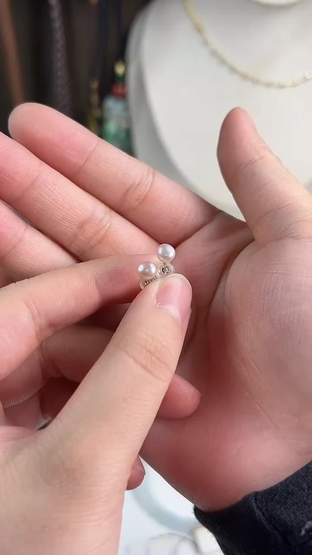 【闪购商品】淡水珍珠耳饰银S925镶嵌耳钉