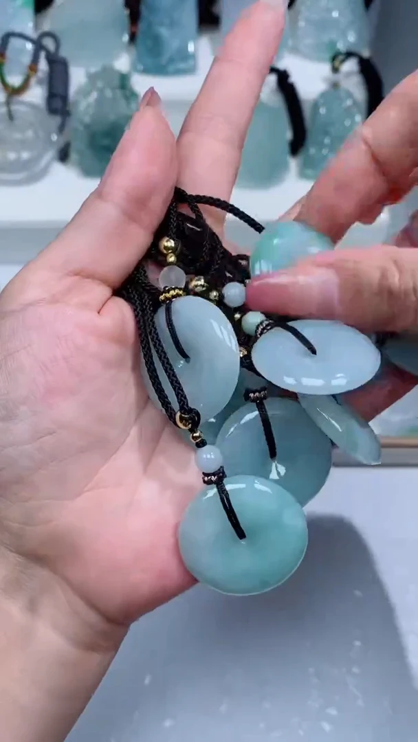 翡翠未镶嵌颈饰吊坠团购多样性发一件