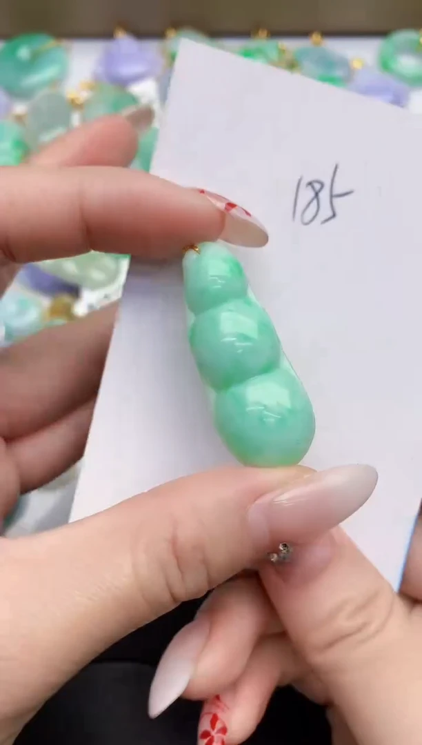 【闪购商品】翡翠颈饰18K金镶嵌00000000000