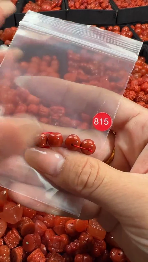 颈饰未镶嵌南红玛瑙1