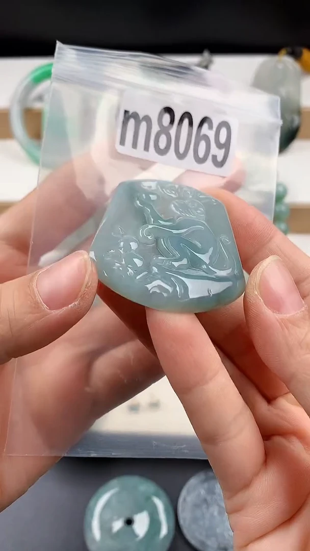 颈饰未镶嵌翡翠天然翡翠吊坠挂件