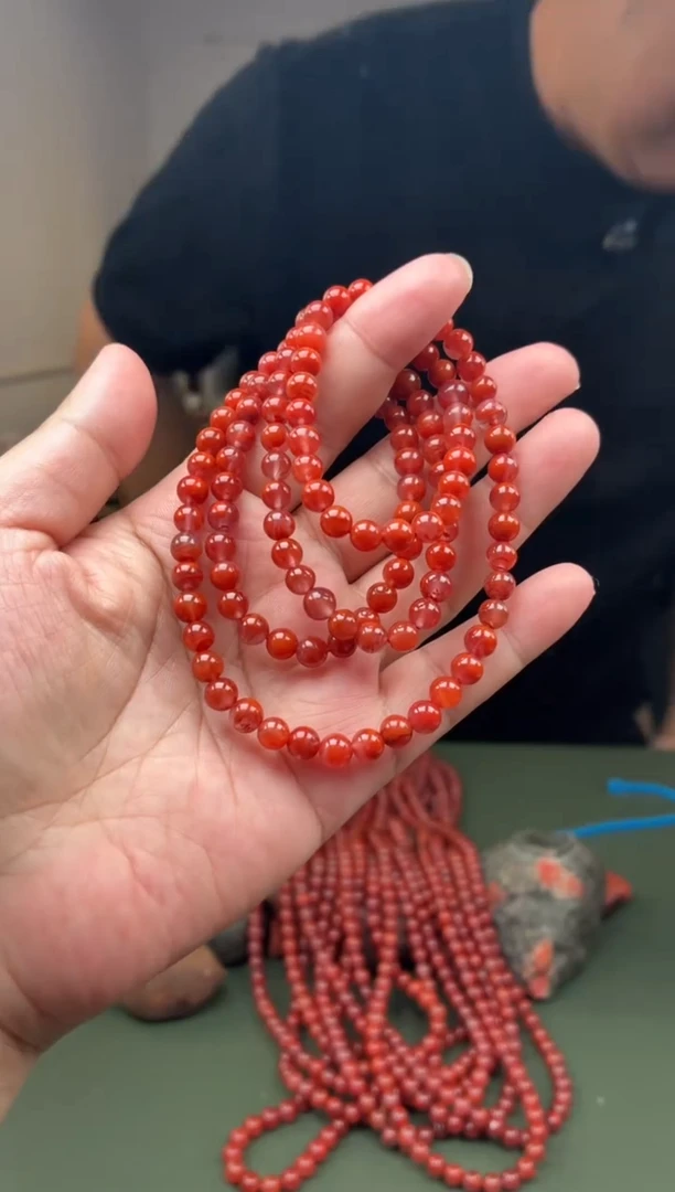 手链未镶嵌南红玛瑙多圈手串一条约6mm多样性发货