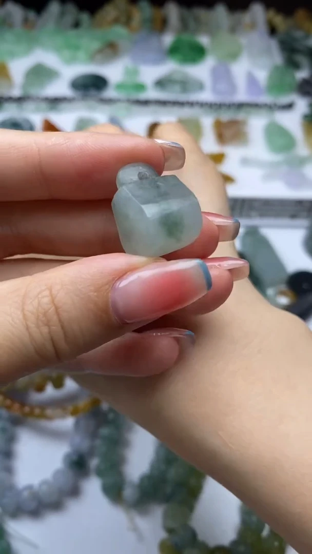 未镶嵌定制翡翠毛货定制不退不换