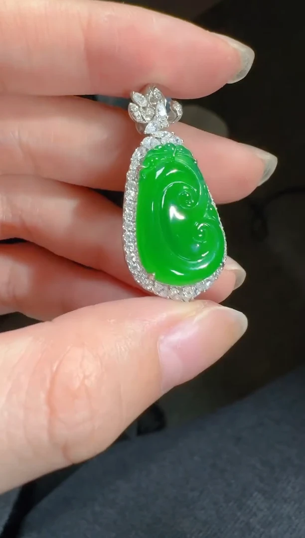 吊坠(不含链)18K金镶嵌翡翠如意吊坠