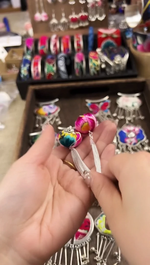 【闪购商品】织绣民族风老绣饰品194