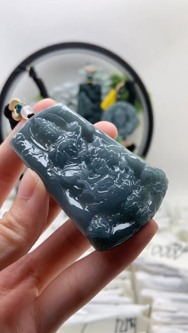 翡翠未镶嵌颈饰文殊