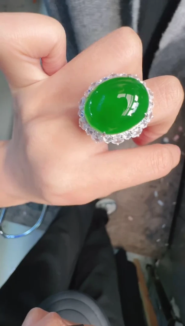 未镶嵌定制翡翠A货有轻微色差属于正常现象，蛋面戒指1