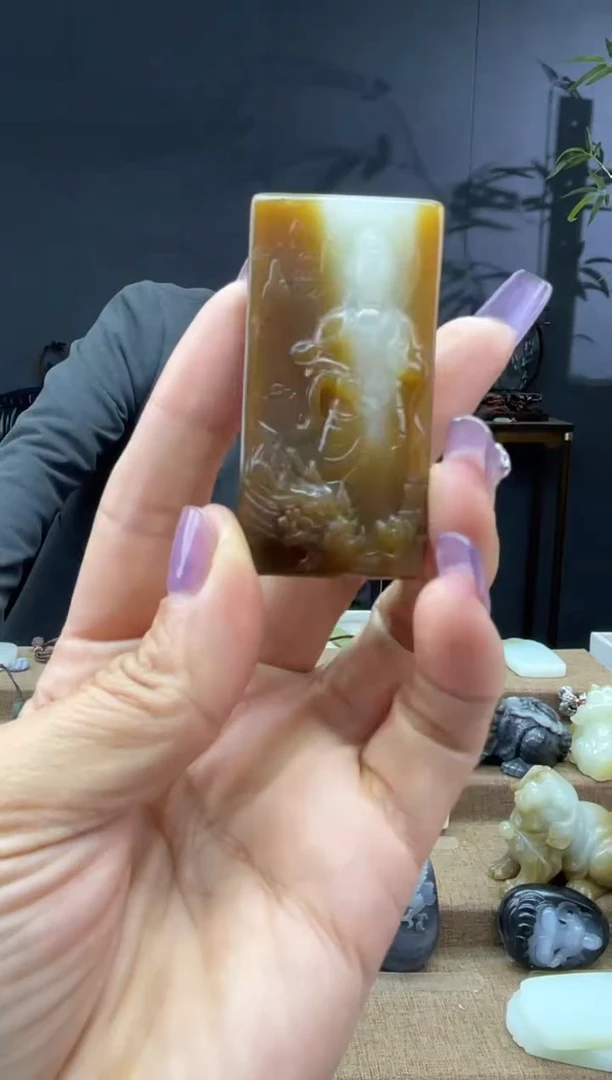 颈饰未镶嵌和田玉1