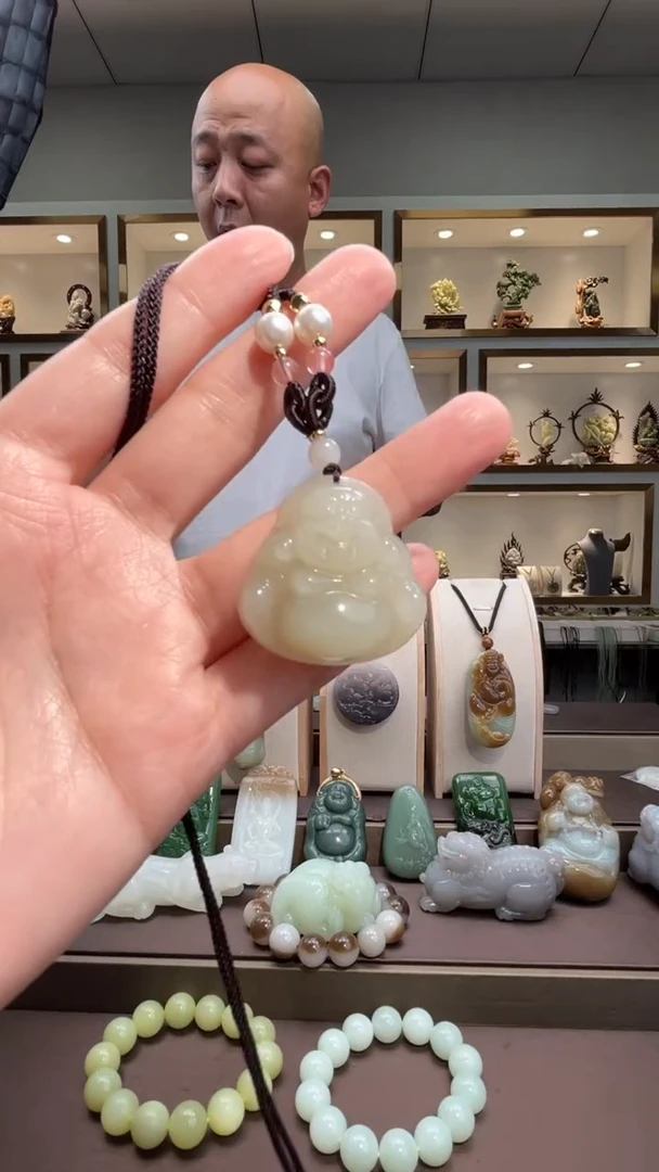 颈饰未镶嵌和田玉苏