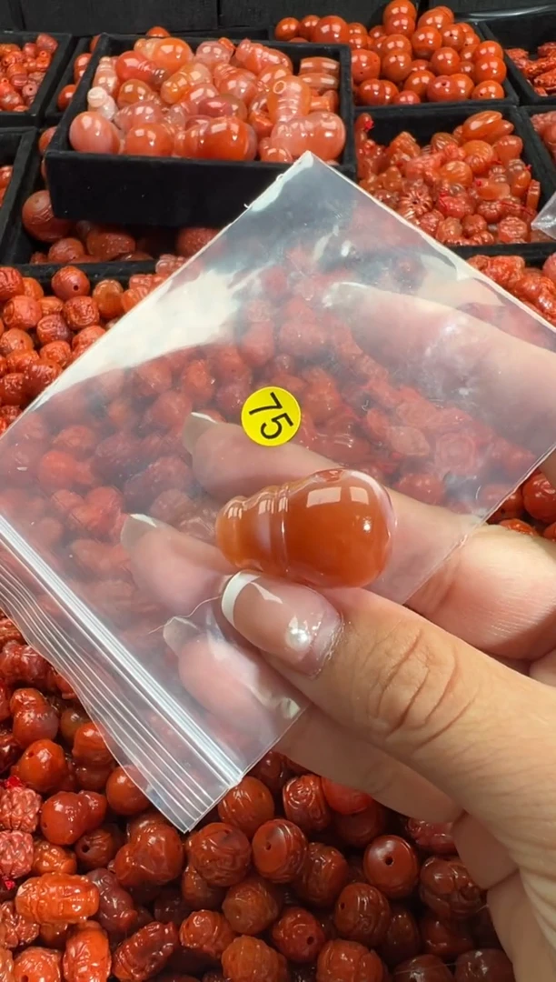 颈饰未镶嵌南红玛瑙2