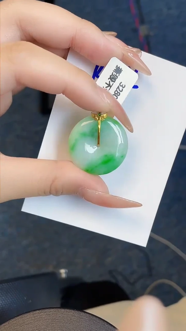 【闪购商品】翡翠颈饰18K金镶嵌00000000