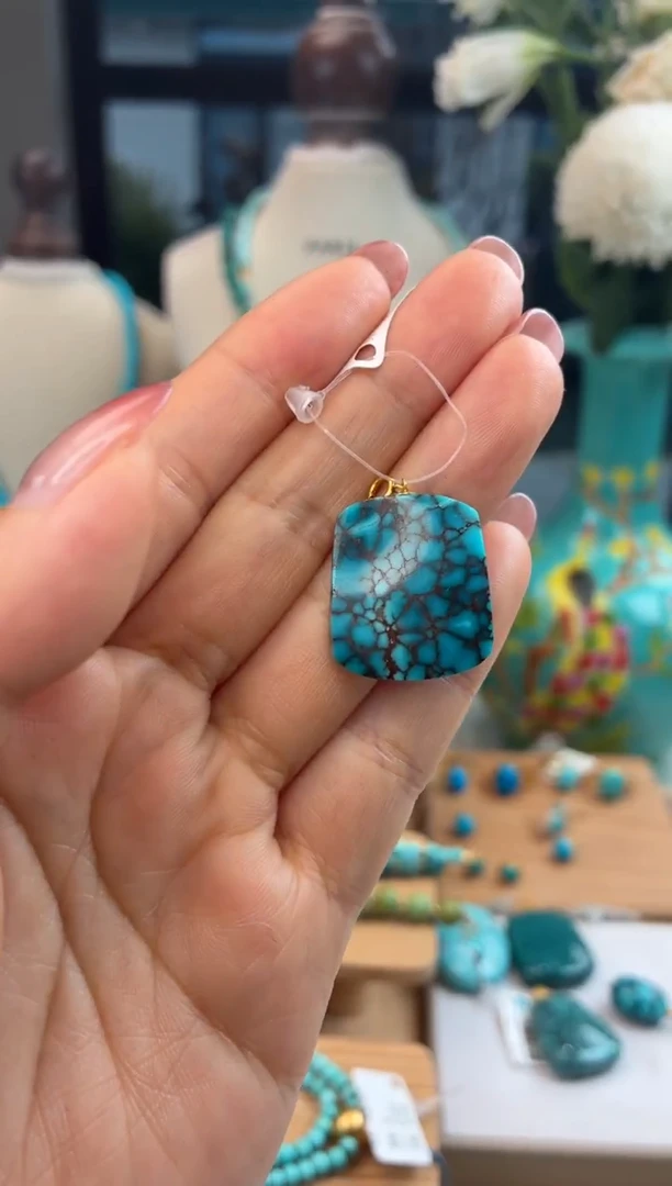 18K金镶嵌绿松石吊坠(不含链)1