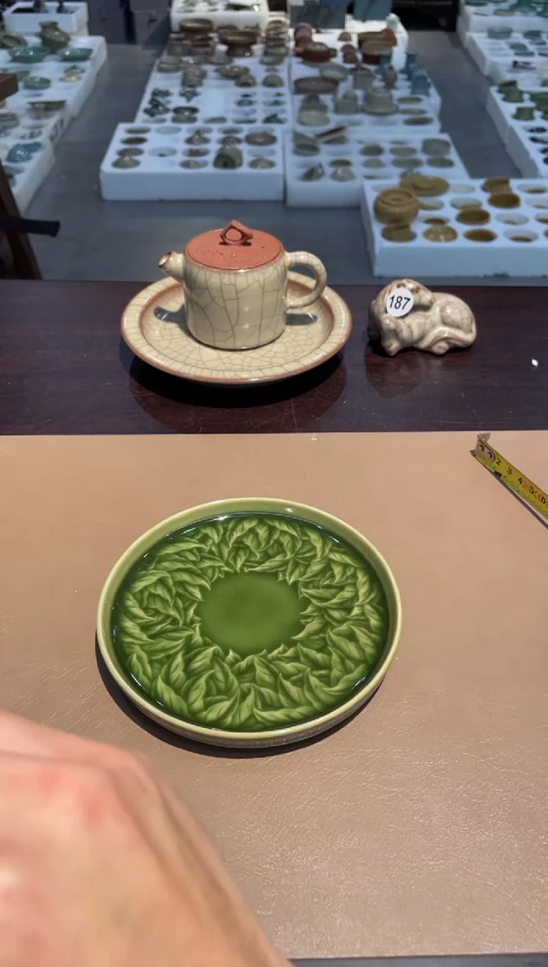 82窑承龙泉青瓷千叶壶承