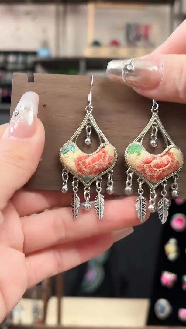 【闪购商品】织绣艺枝独秀手工饰品133