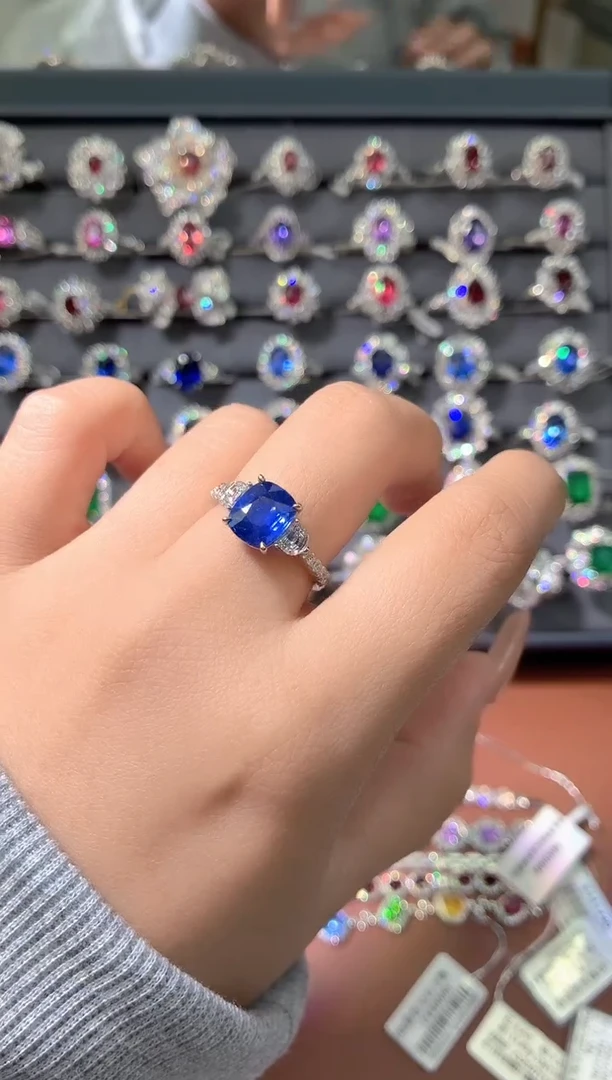 戒指蓝宝石18K金镶嵌-2.35克拉