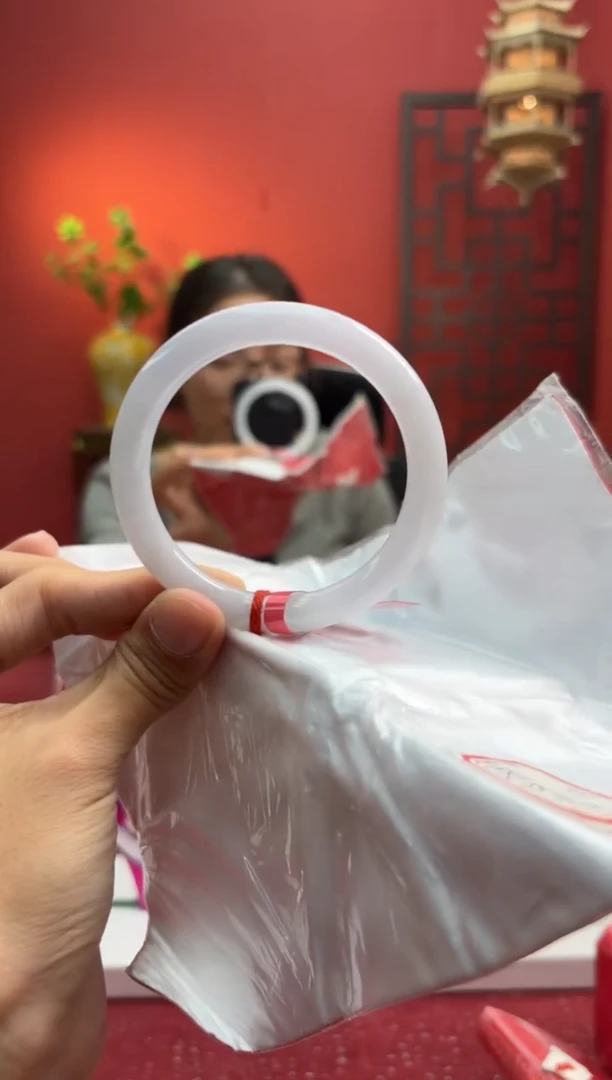 未镶嵌手镯（圆镯）翡翠翡翠手镯10