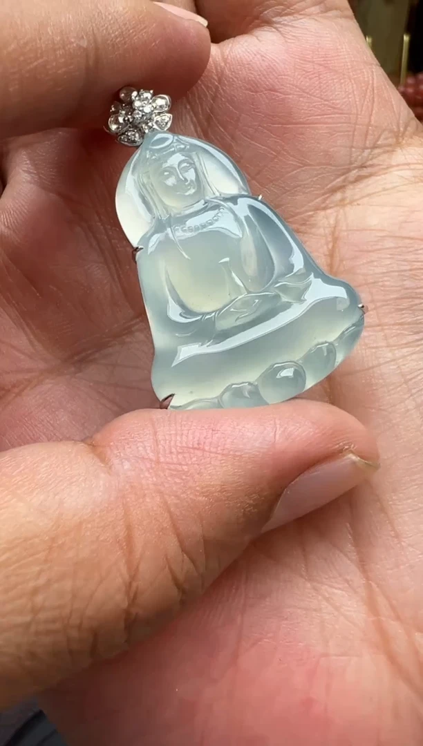 颈饰18K金镶嵌翡翠白**士翡翠颈饰