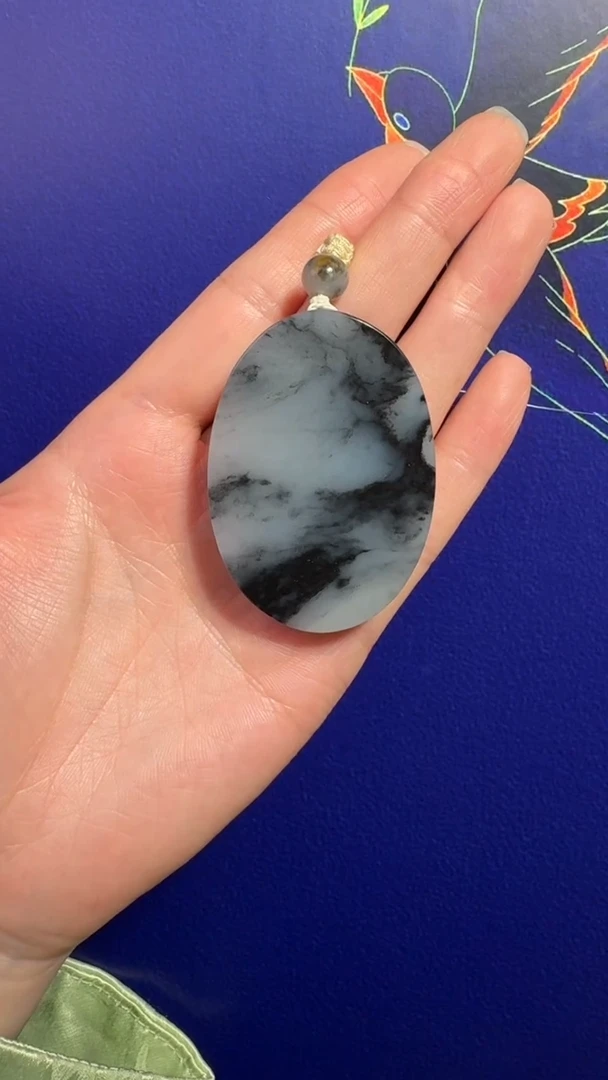 颈饰未镶嵌和田玉吊坠