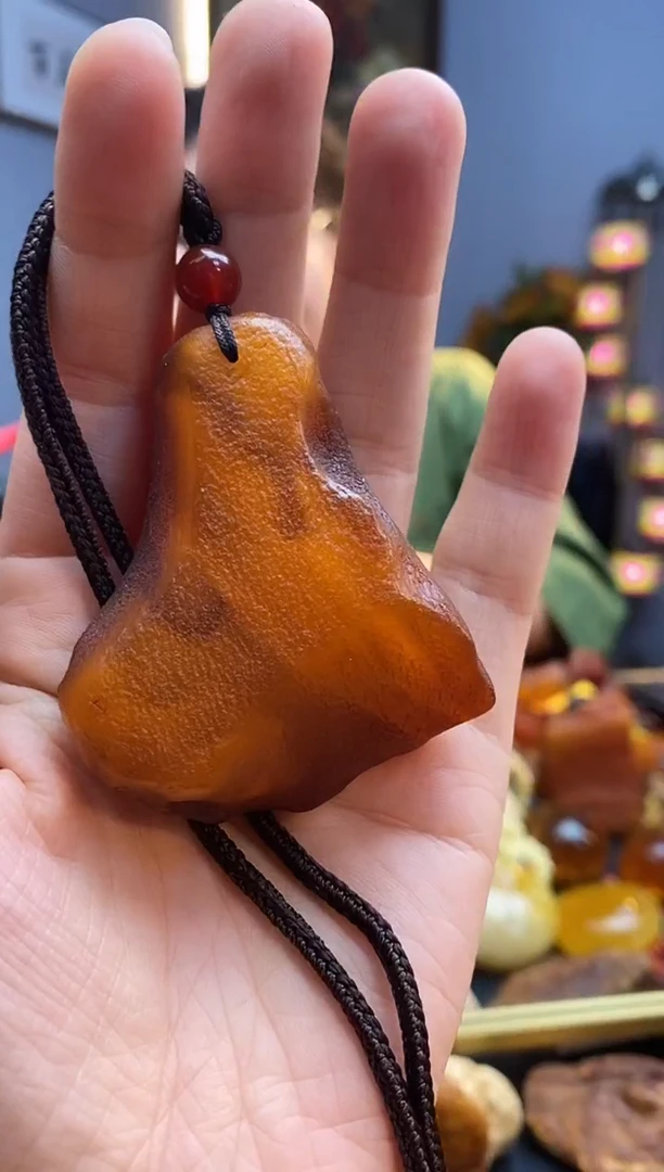 琥珀颈饰未镶嵌吊坠