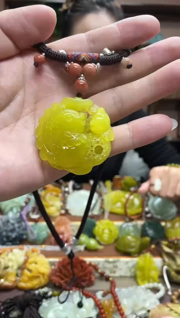 未镶嵌岫玉吊坠·