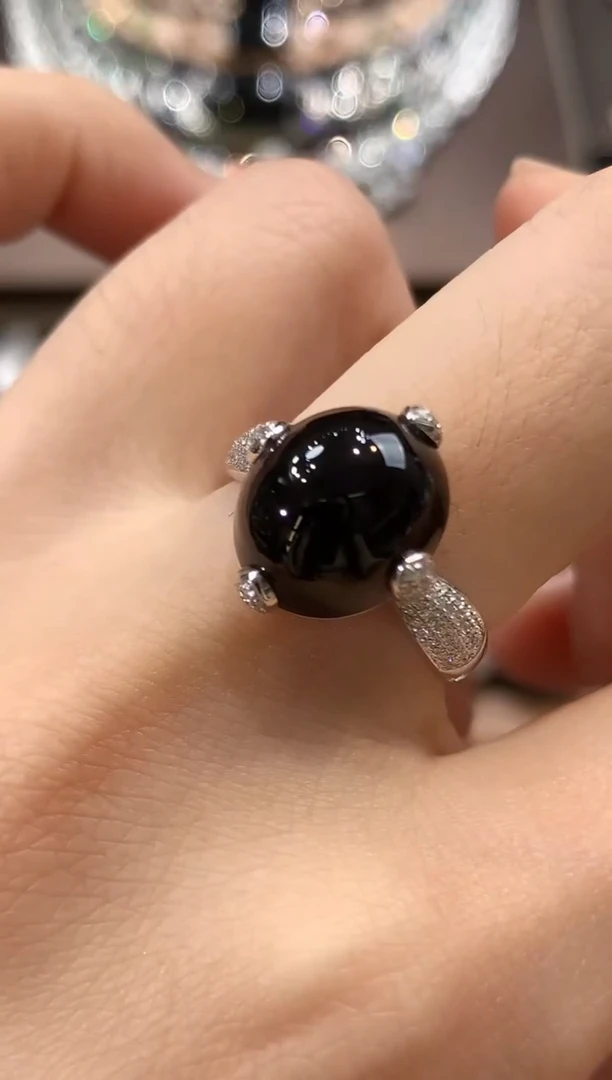 18K金镶嵌戒指翡翠小*巴C166