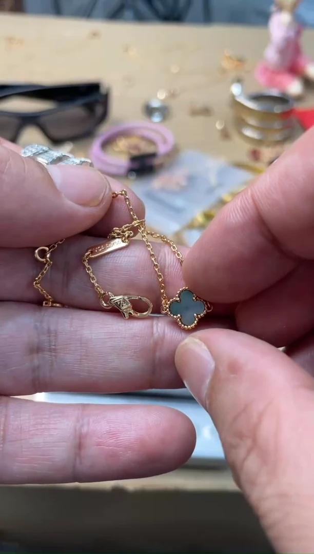 瓷片嘉荣当康大姐fu的总铺