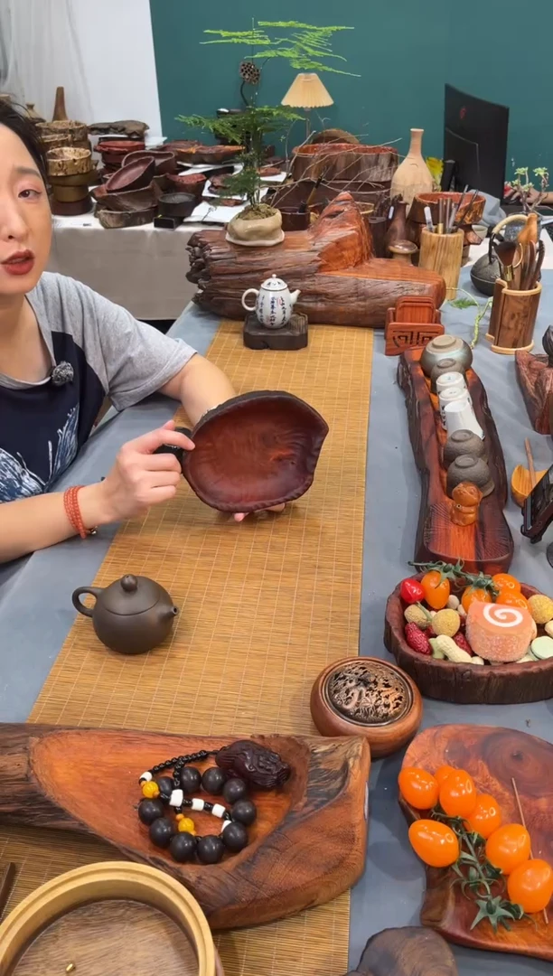 缅甸花梨随形果盒