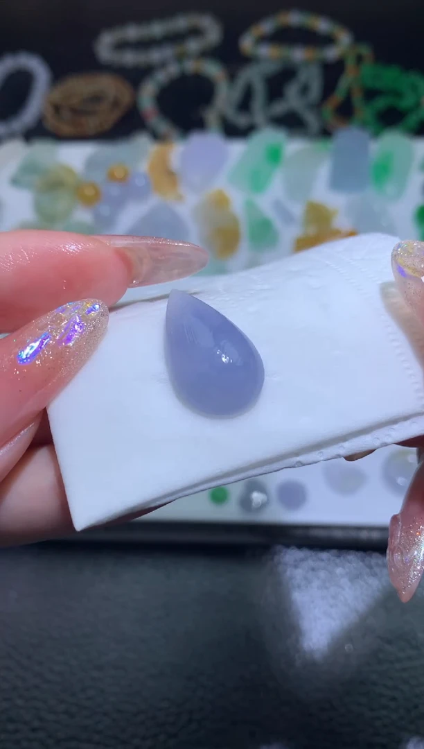 定制翡翠未镶嵌水滴