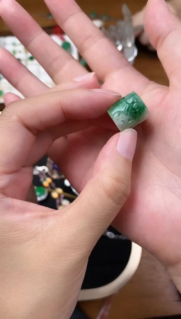 吊坠(不含链)未镶嵌翡翠翡翠吊坠