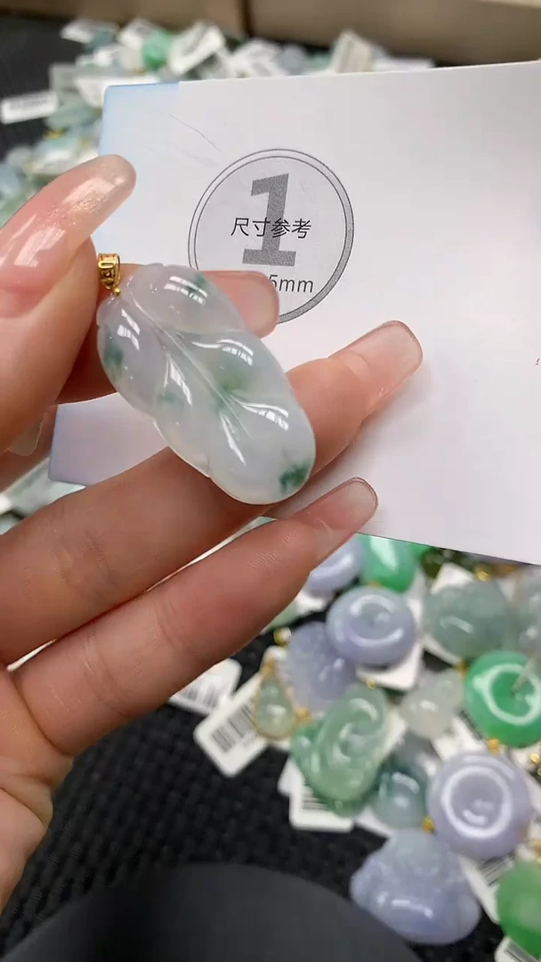 颈饰18K金镶嵌翡翠a货支持复检百元以上9元证书费自理